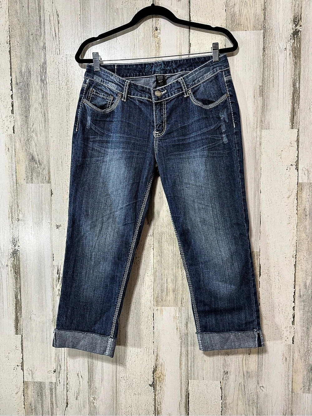 Ariya Cropped Blue Capri Jeans Cuffed